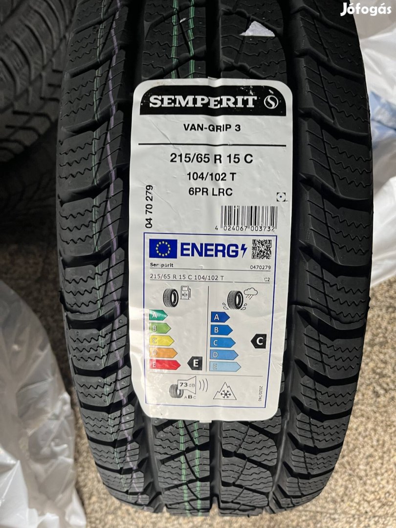 Kisteher Téligumik 215/65R15 C , Új