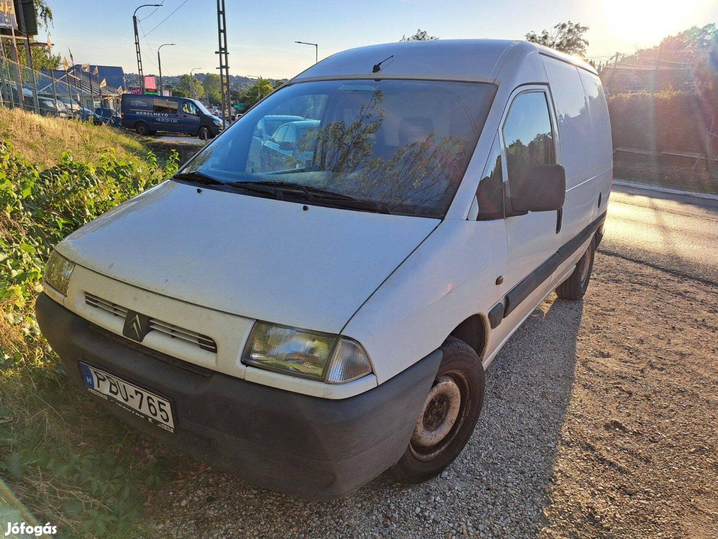 Kisteherautó eladó