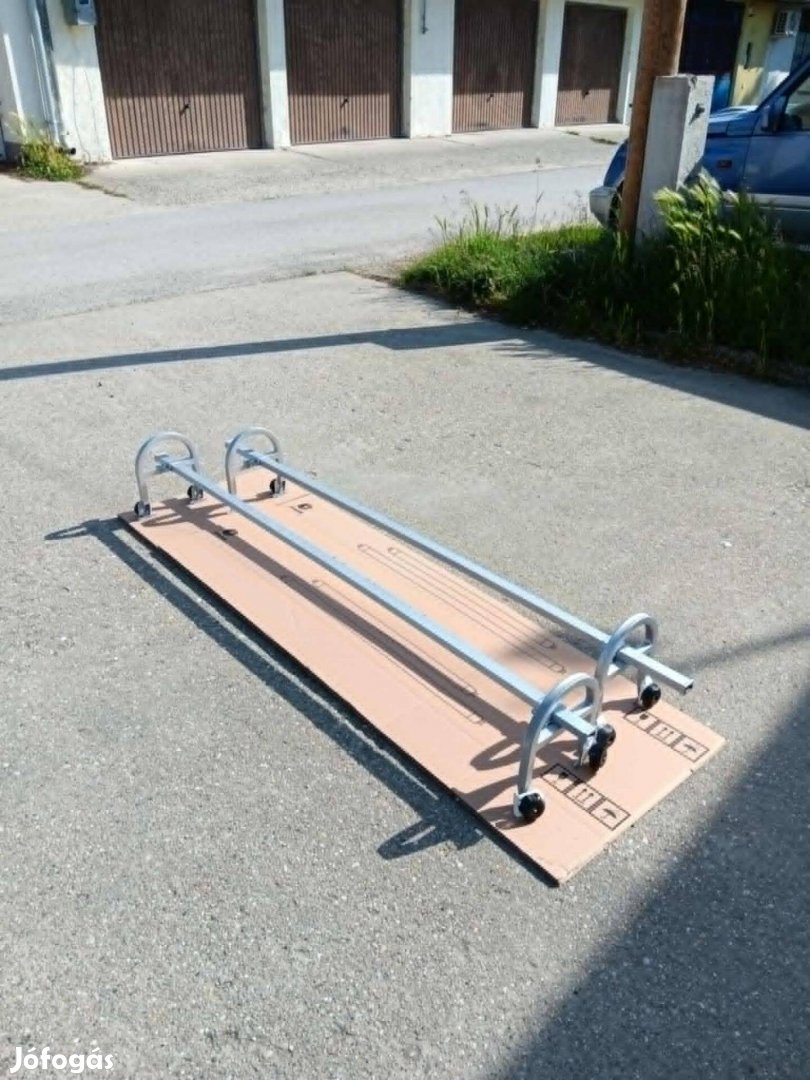 Kisteherautó tetőcsomagtartó