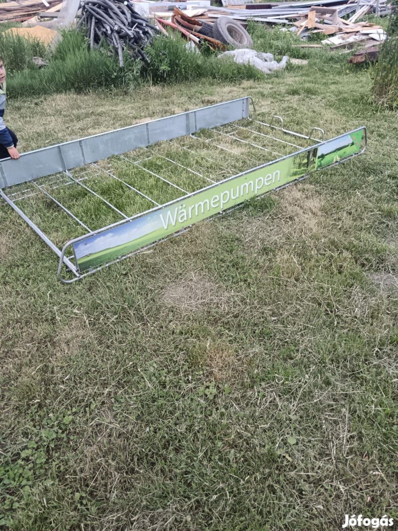 Kisteherautó tetőcsomagtartó