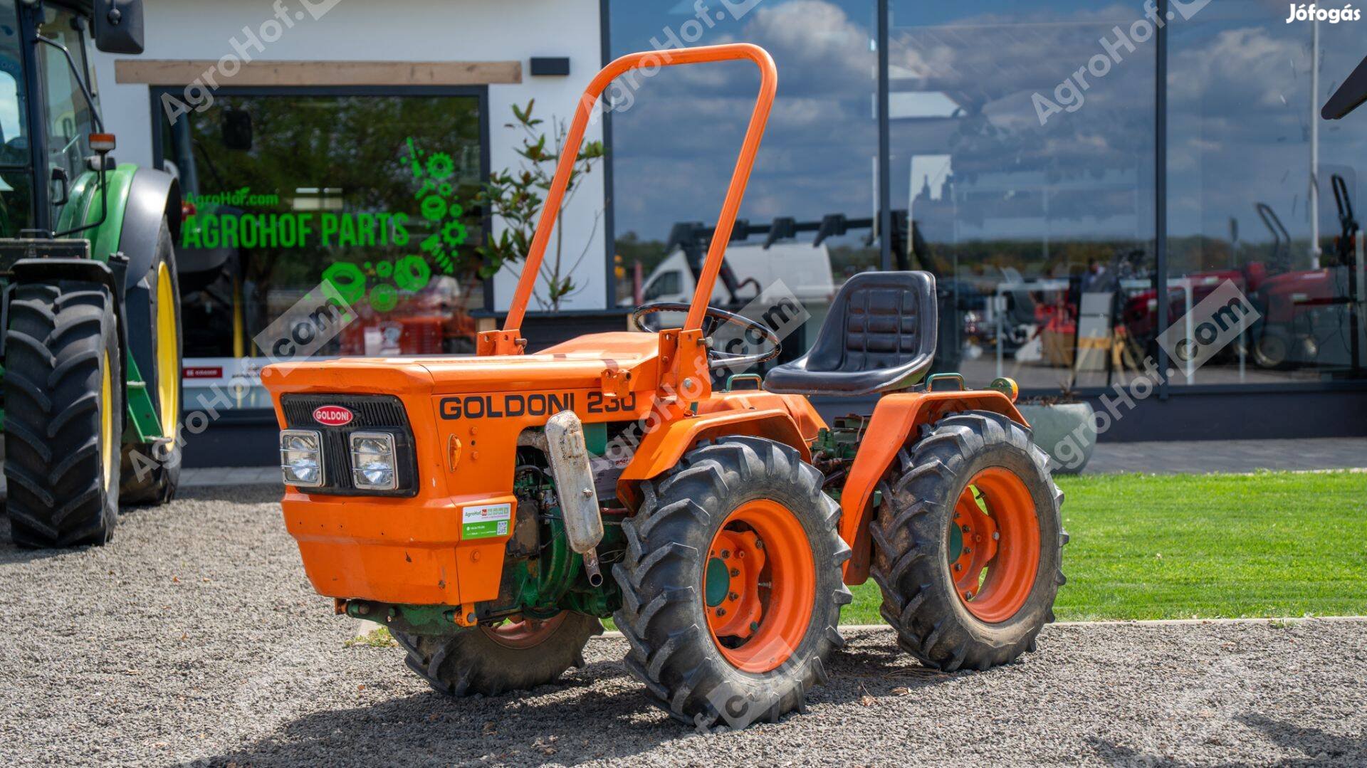 Kistraktor 30 LE léghűtéses (használt állapot) / Goldoni 230