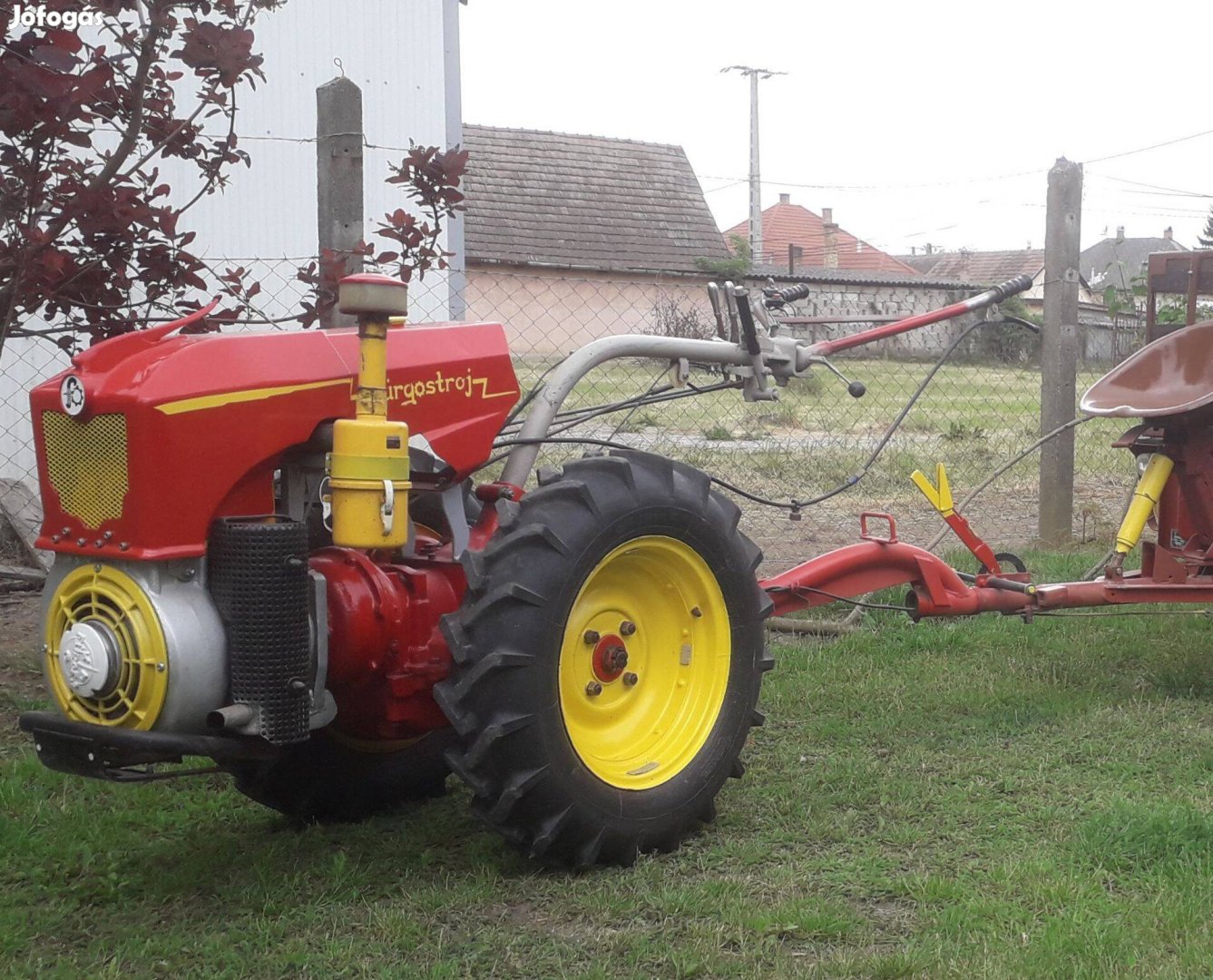 Kistraktor Agrostroj