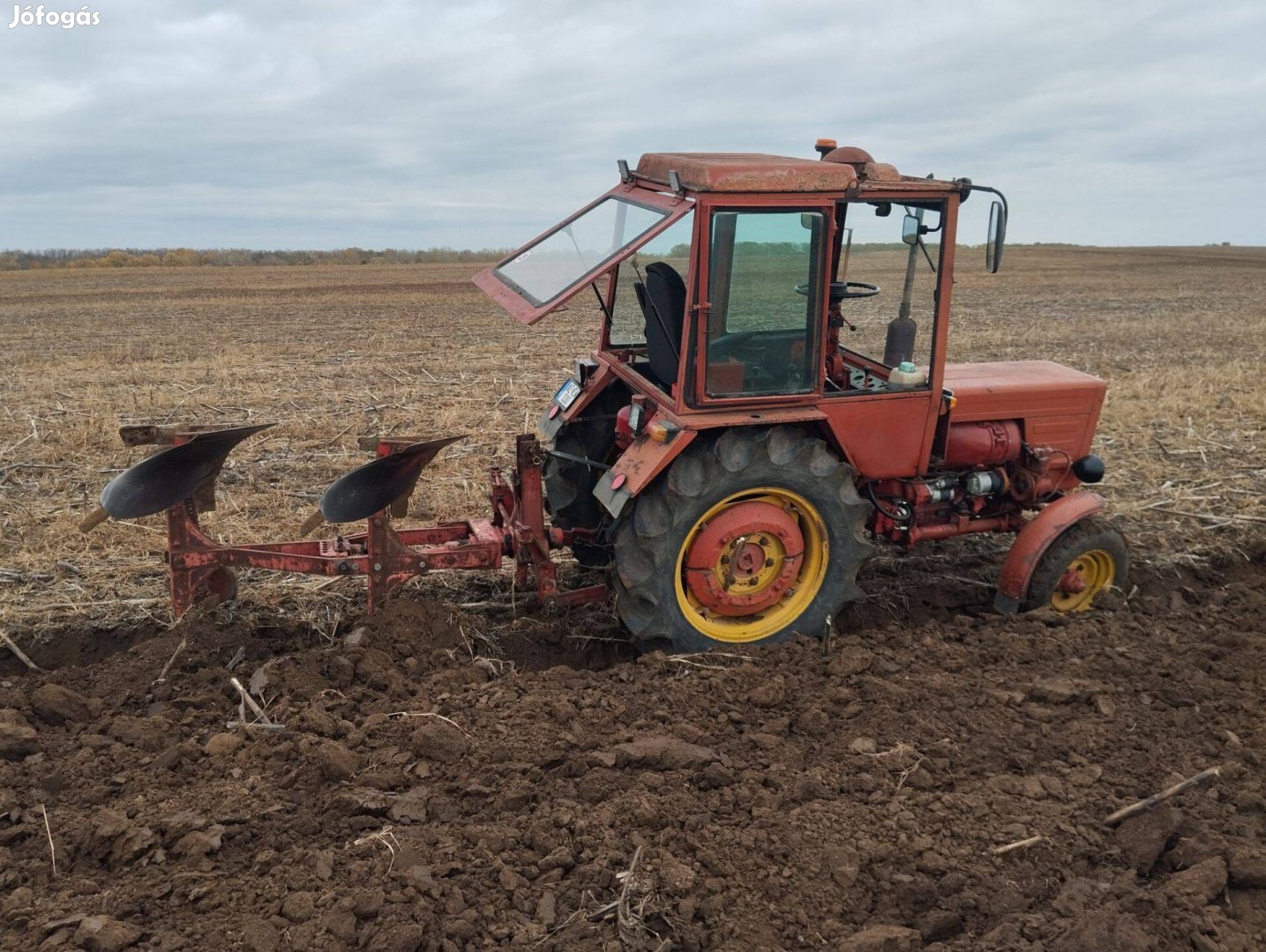 Kistraktor traktor kettesváltva forgatós eke