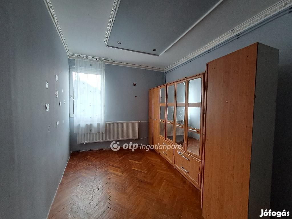 Kisújszállási 184 nm-es ház eladó