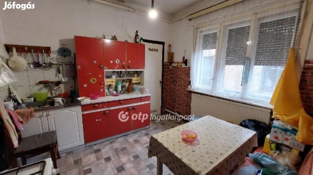 Kisújszállási 86 nm-es ház eladó