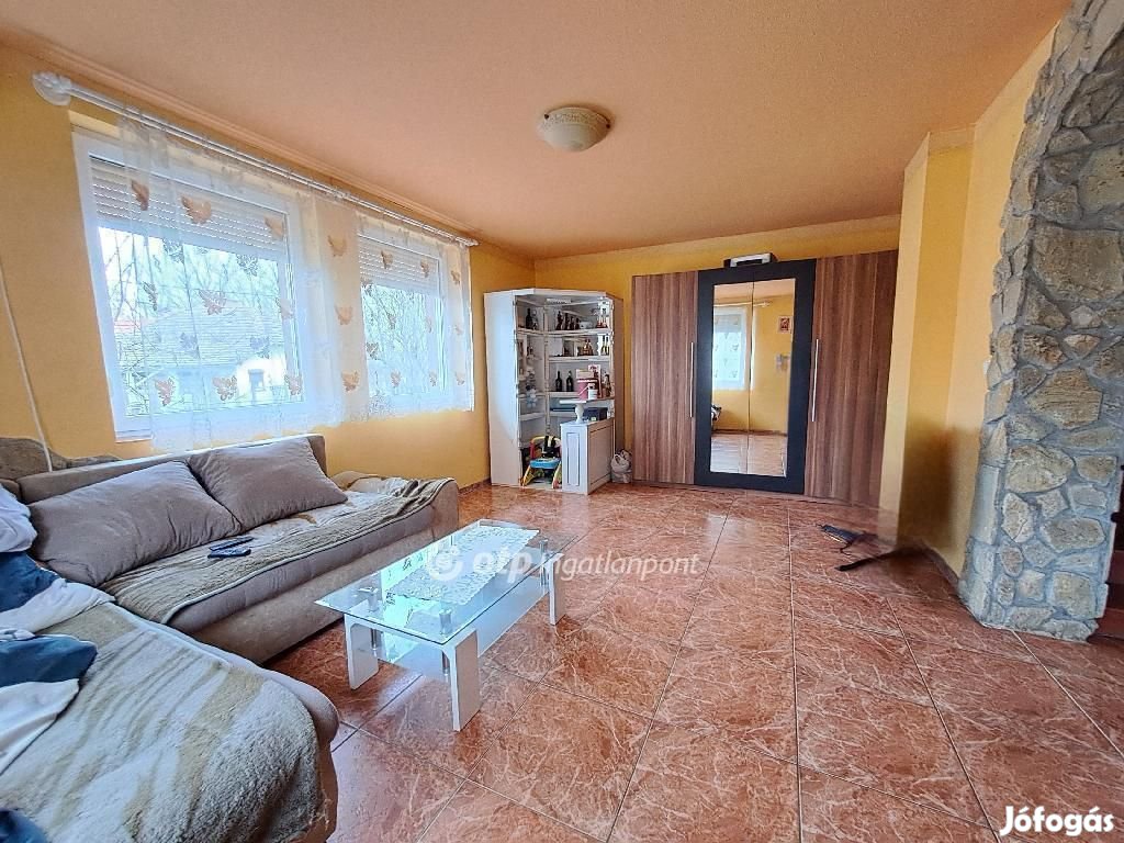 Kisújszállási eladó 142 nm-es ház