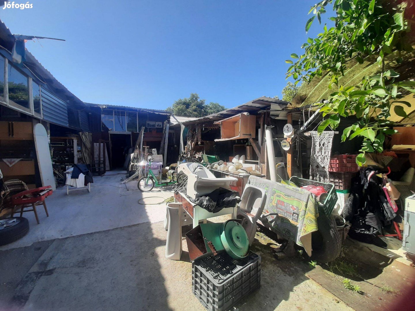 Kisvárda Margaréta út 28.sz.alatti használtcikk kereskedés lakóházzal