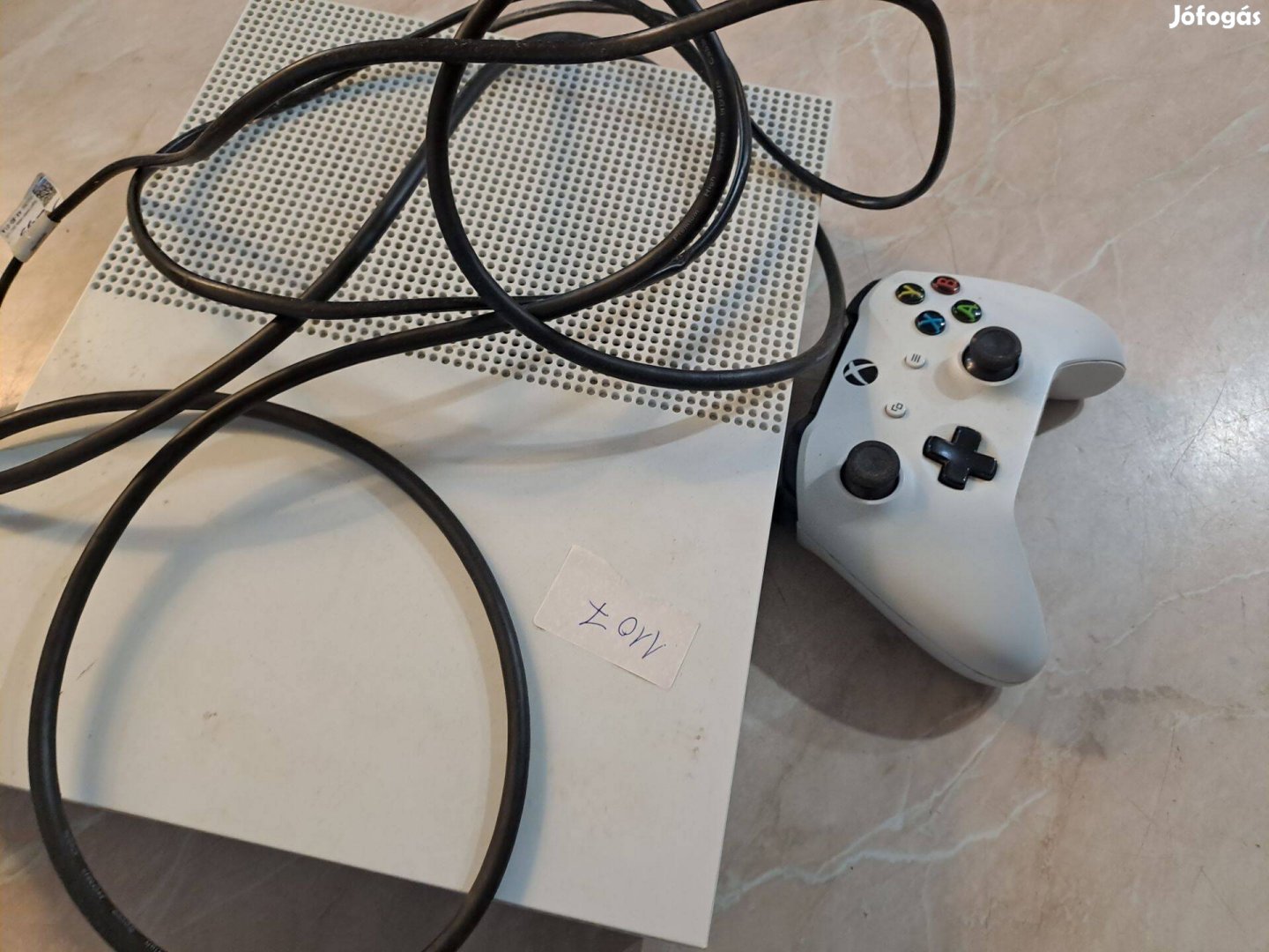 Kitűnő Xbox One + 20 játék + kontroller + tartozékok