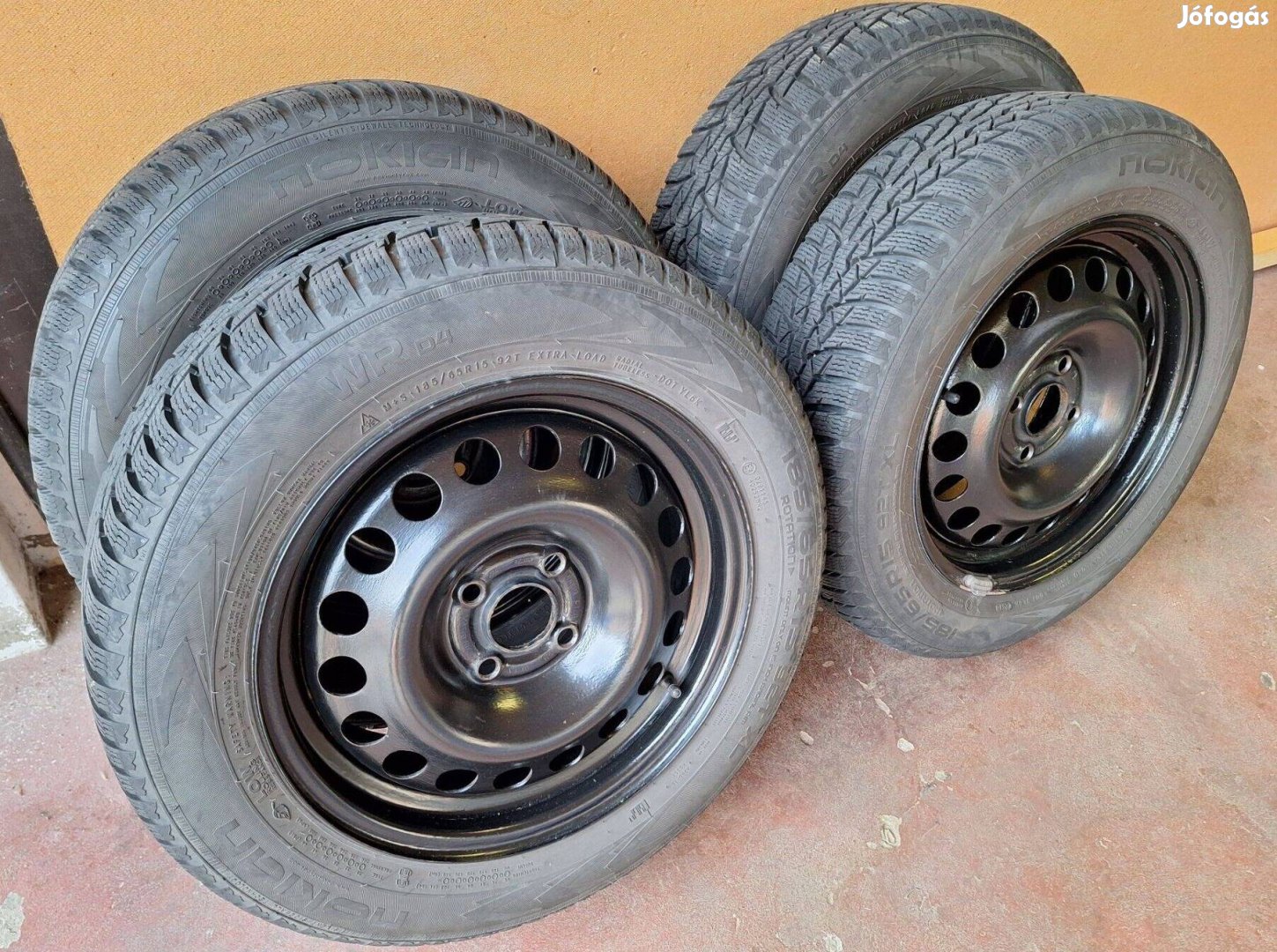 Kitűnő állapotban lévő 4db téli gumi felnire szerelten eladó