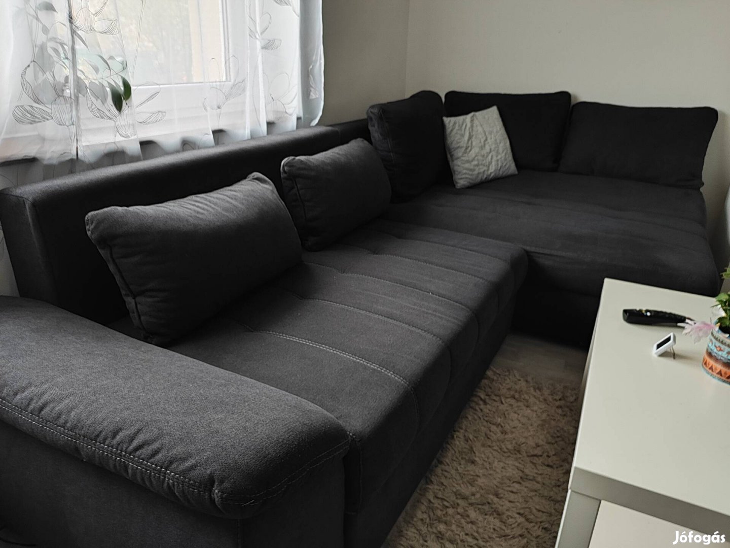 Kitűnő állapotban lévő alster sarokkanapé