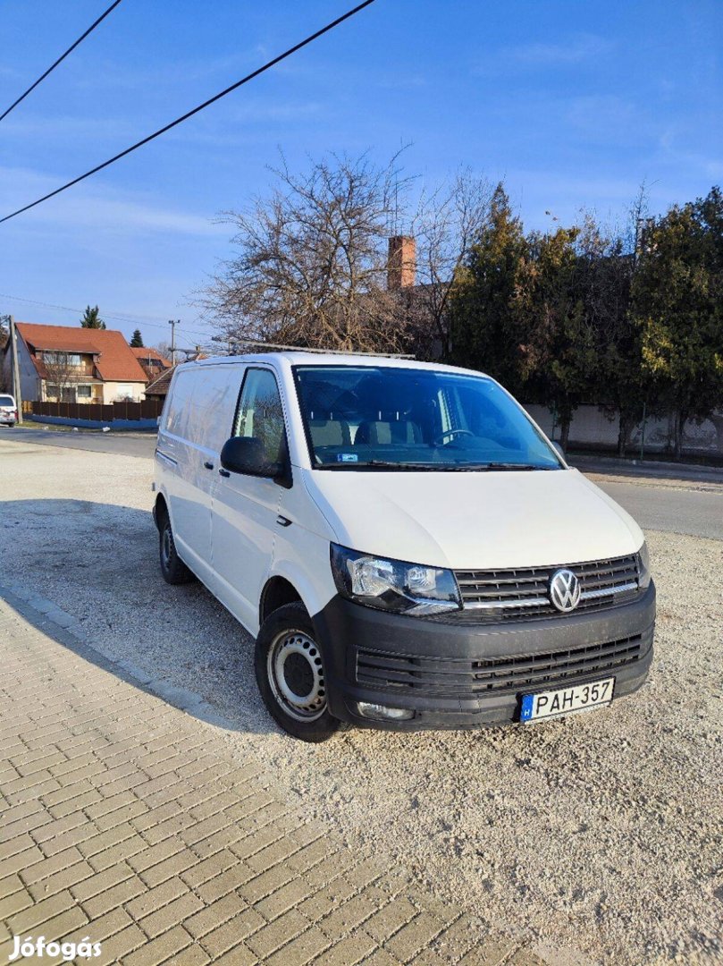 Kitűnő állapotú VW Transporter T6