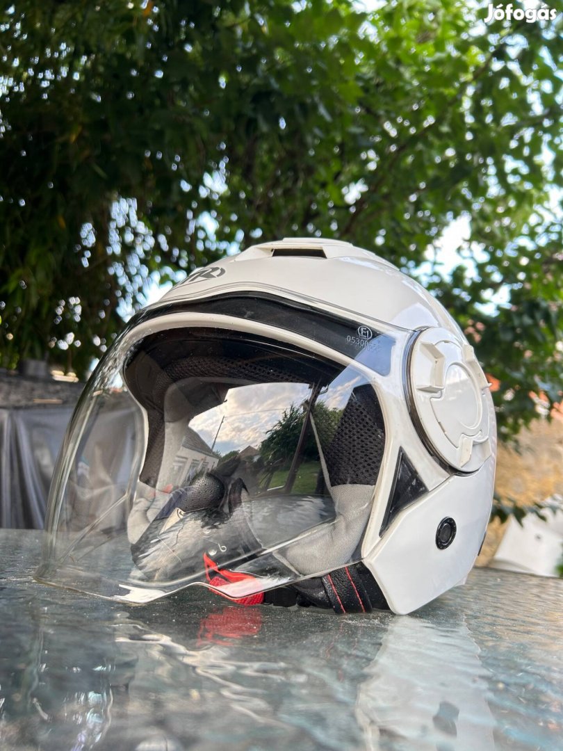 Kitűnő állapotú robogó bukósisak