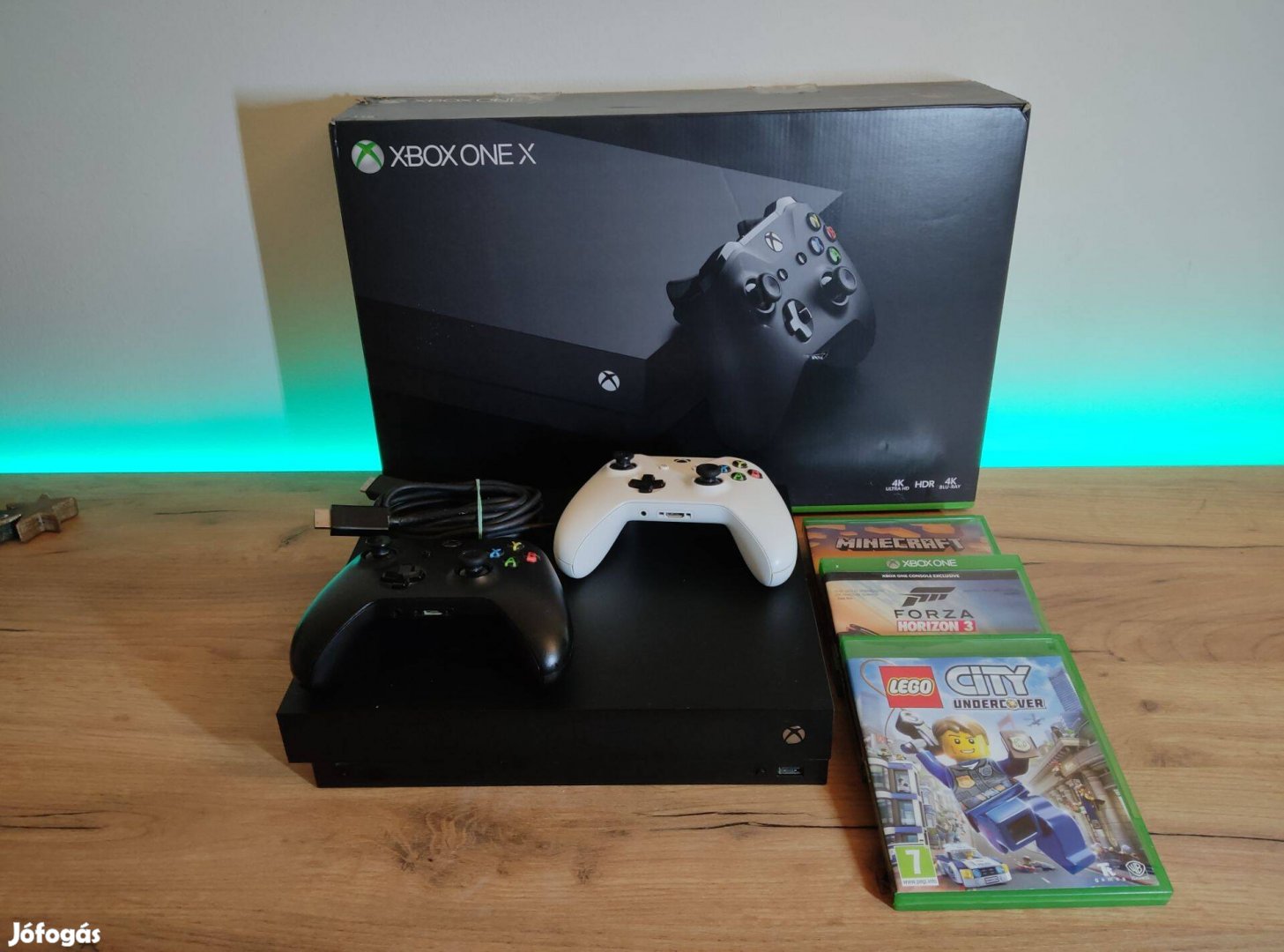 Kiváló Xbox One X 1TB lemezolvasóval 2 Kontrollerrel+ 3 ajándék játék!