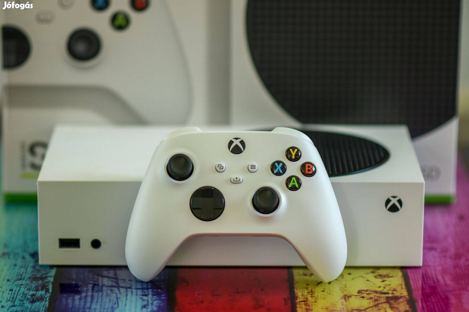 Kiváló Xbox Series S + 50 játék + kontroller + tartozékok!