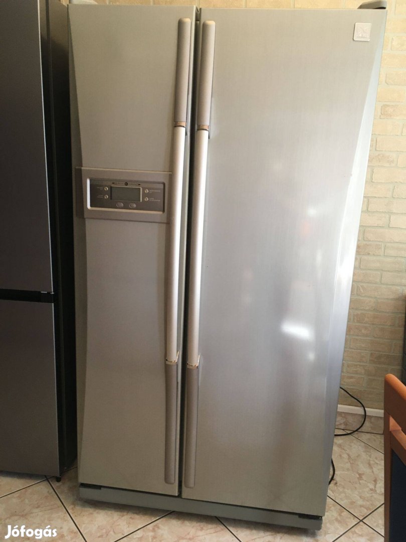 Kiváló állapotú 2 ajtós kombinált hűtőszekrény eladó
