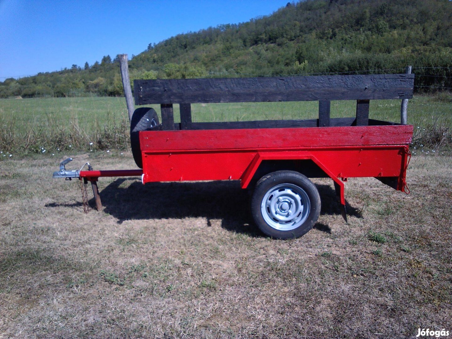 Kiváló állapotú Erős nagy méretű110x220cm utánfutó friss műszakival