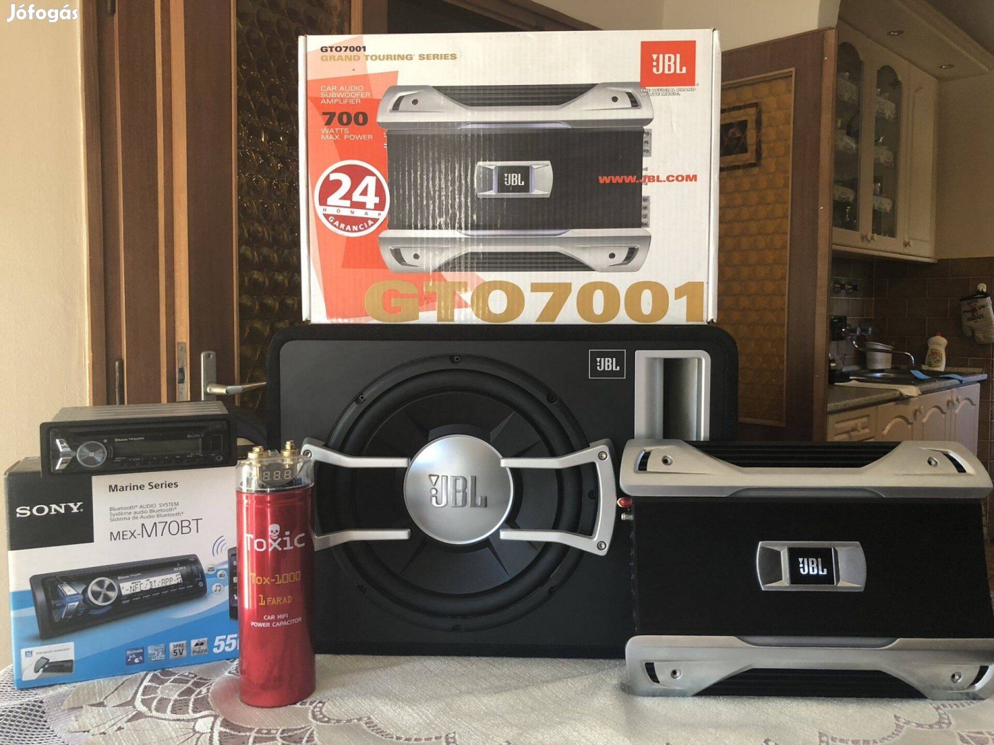 Kiváló állapotú autóhifi rendszer (JBL és Sony)