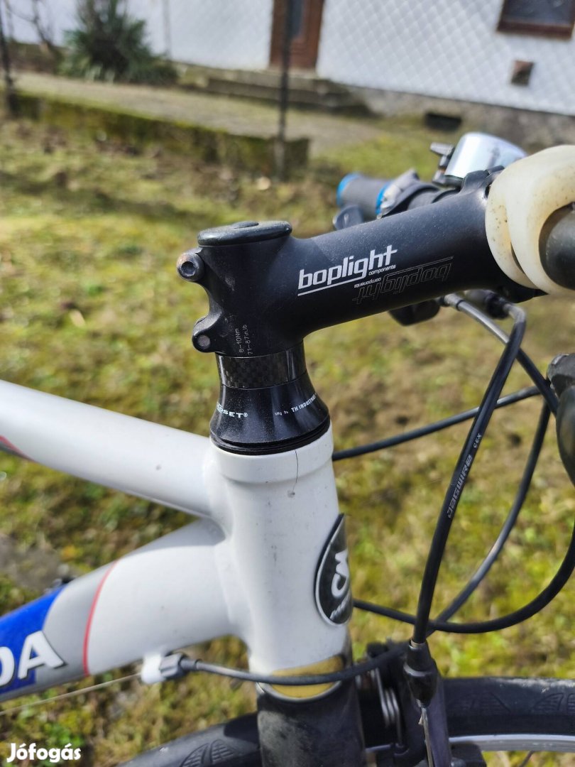 Kiváló állapotú versenybringa