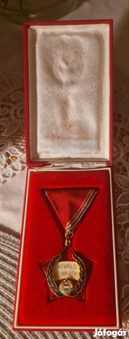 Kíváló munkáért emlékérem