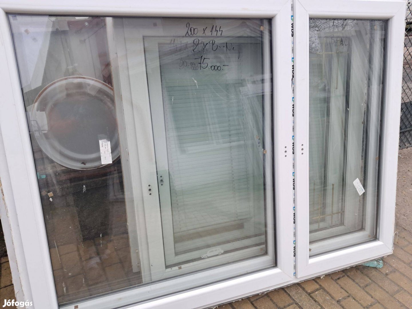 Kivűl aranytölgy színű