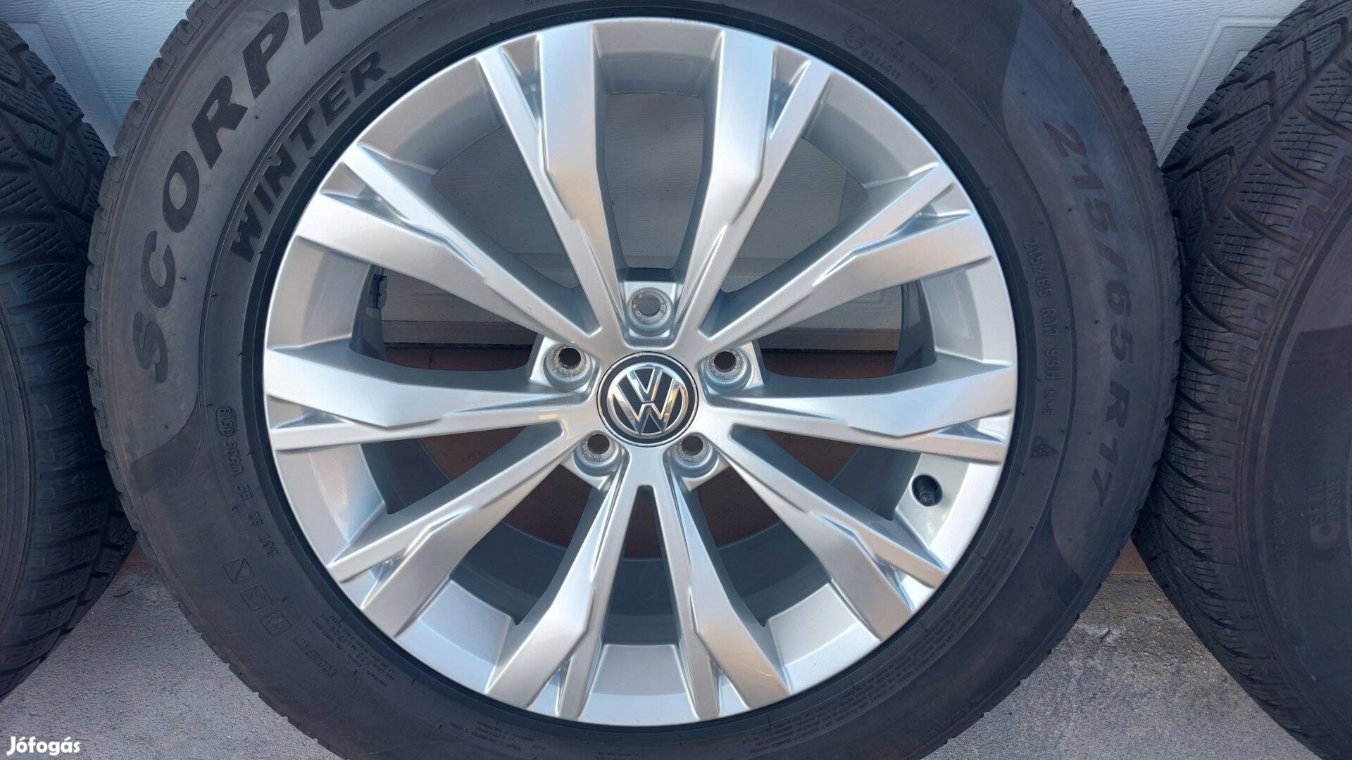 Kkk 2 Gyári, VW Tiguán II 5NA /Montana/ 17" alufelni téli gumikkal