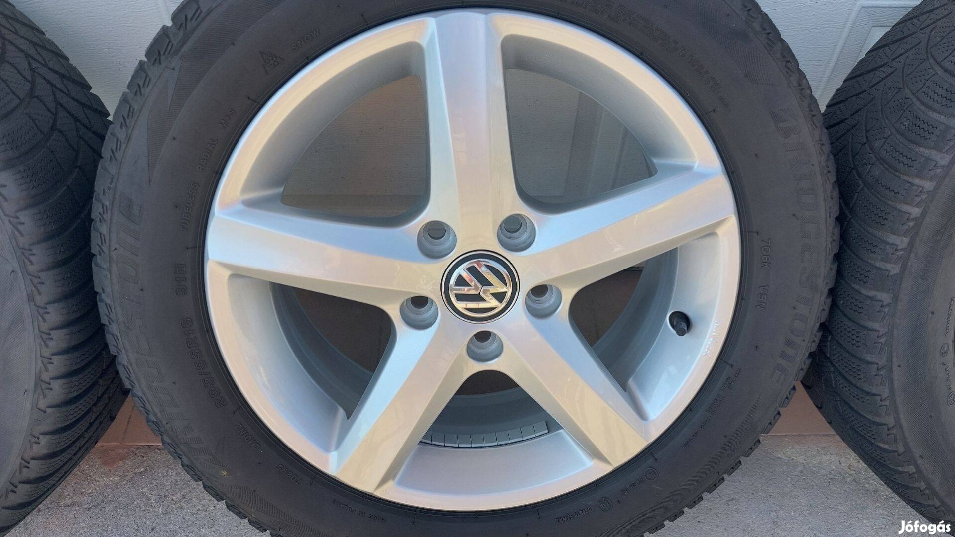 Kkk Eladó,Gyári, 16" VW Golf 7. /Aspen/ alufelni Téli gumikkal