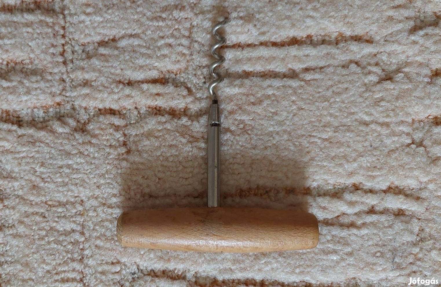 Klasszikus bornyitó fából