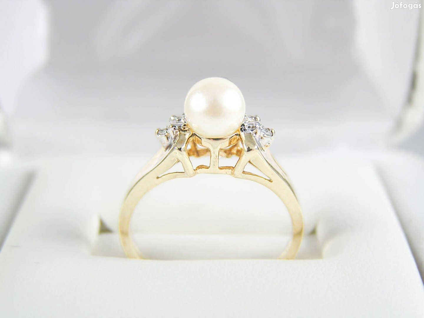 Klasszikus eleganciájú Arany - Gyémánt Gyöngy Gyűrű
