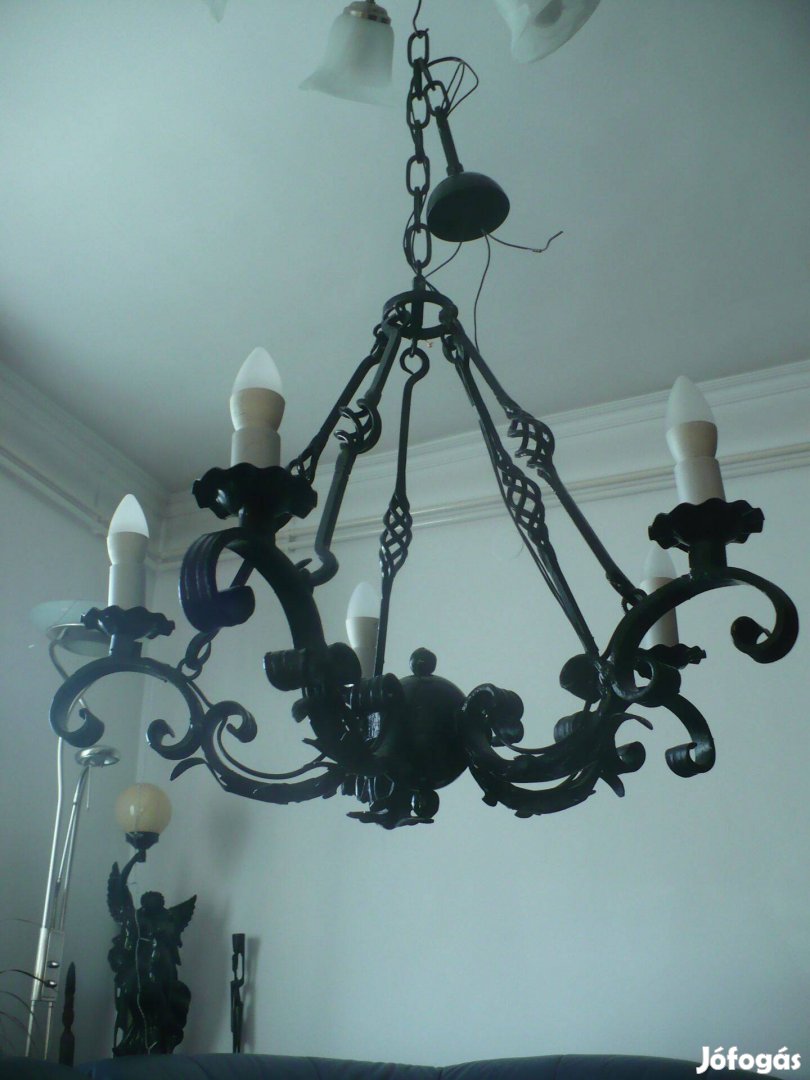 Klasszikus kovácsoltvas mennyezeti lámpa