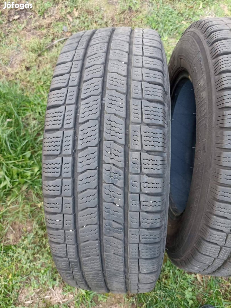 Kléber 215/65 R15C téligumi