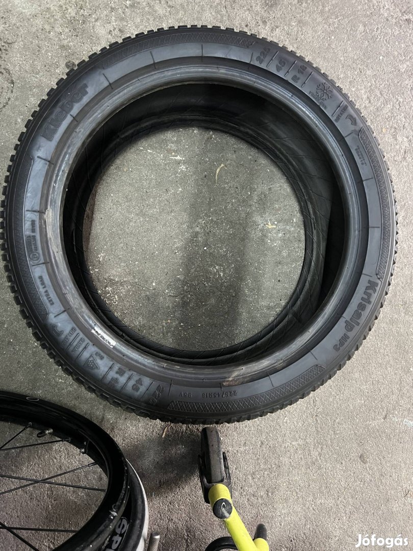 Klebers téli gumi. 225/45 R18