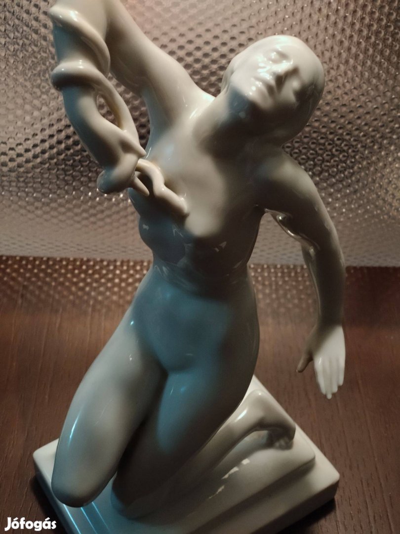 Kleopátra halála - herendi fehér porcelán akt szobor
