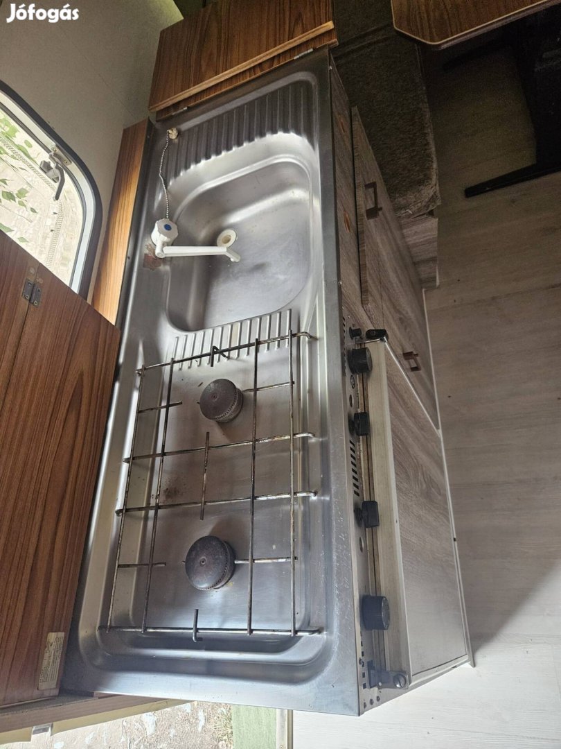 Klímás Tec Caravans  lakókocsi érvényes forgalmival és műszakival 