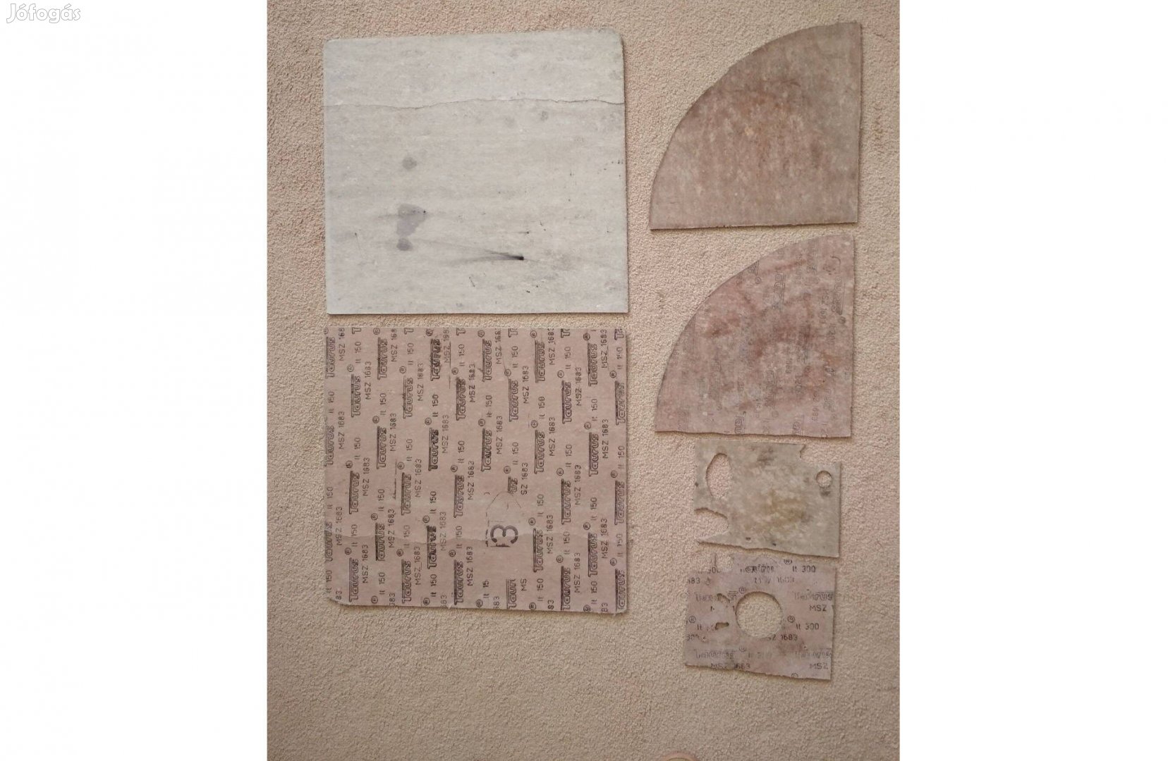 Klingelit lemez , 2db 42 x 37 cm