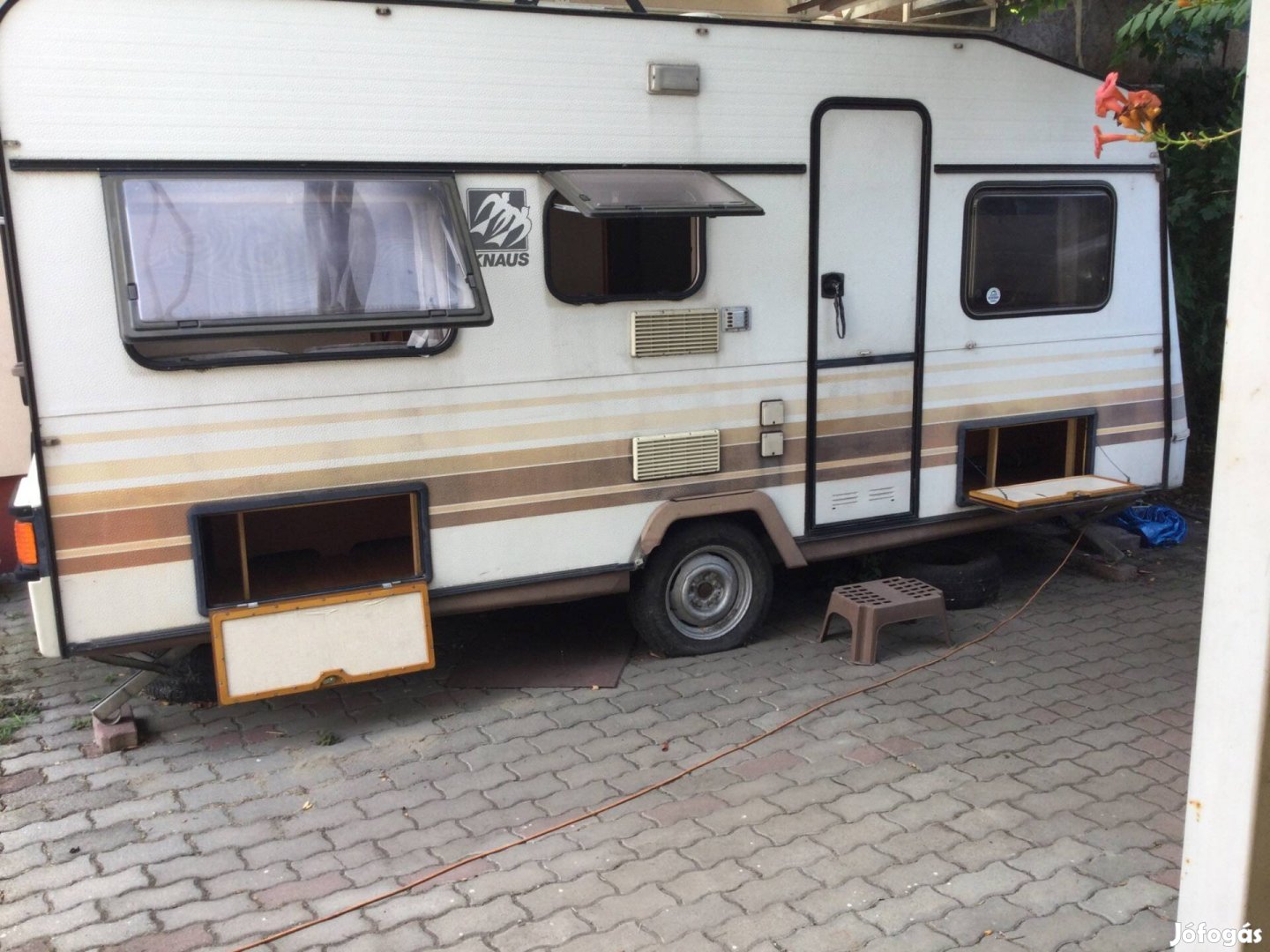 Knaus Azur 500 lakókocsi