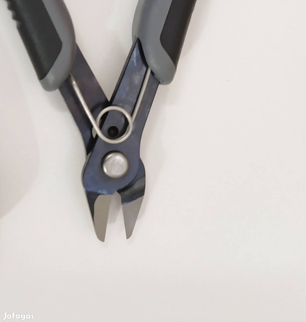 Knipex ESD oldalcsípő fogó 125mm hosszú