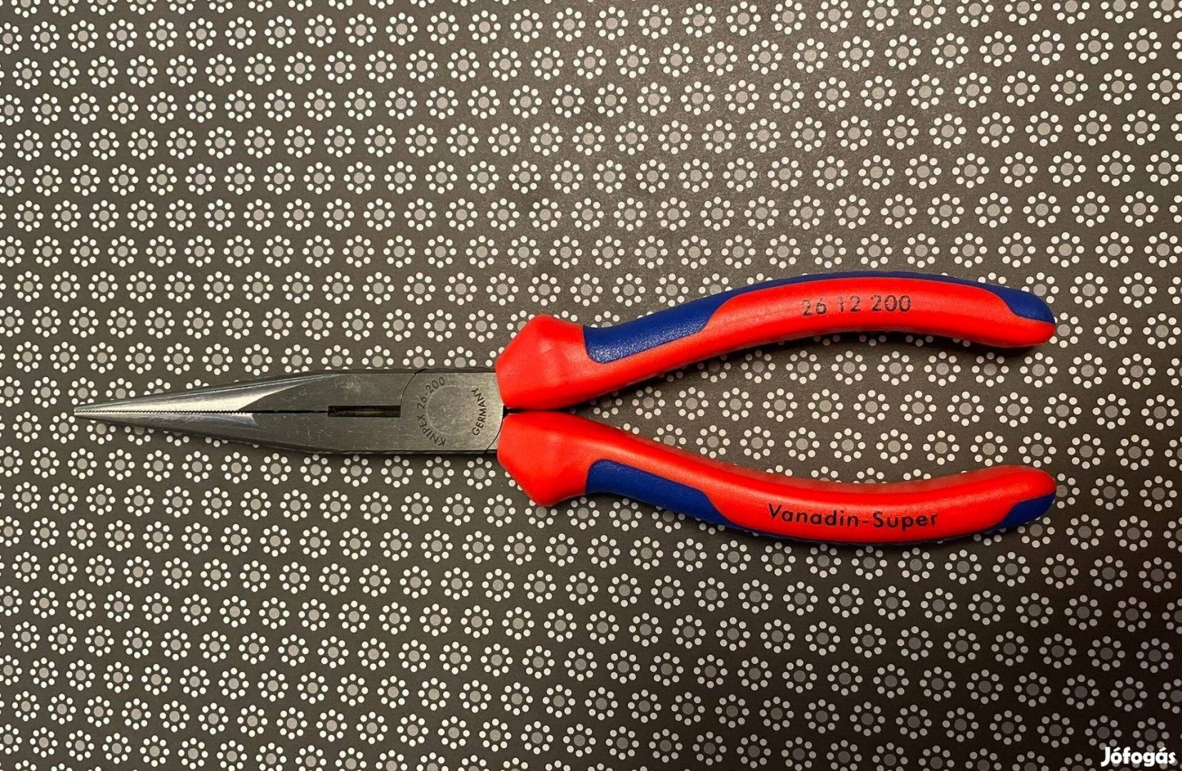 Knipex Fél-kerek csőrű fogó