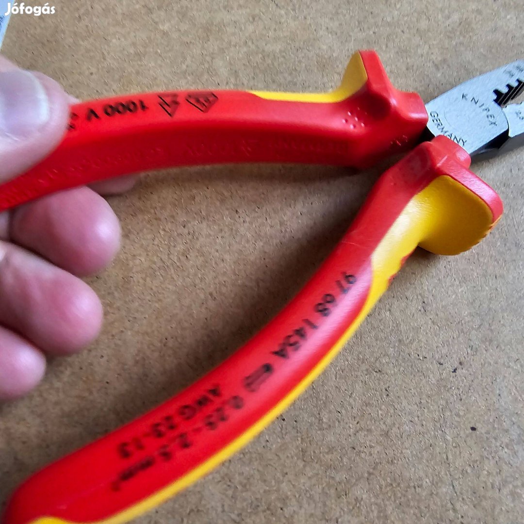 Knipex VDE krimpelő fogó érvéghüvelyekhez 145 mm teljesen