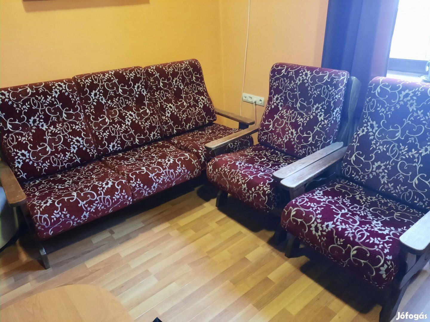 Koĺoniál ülőgarnitúra