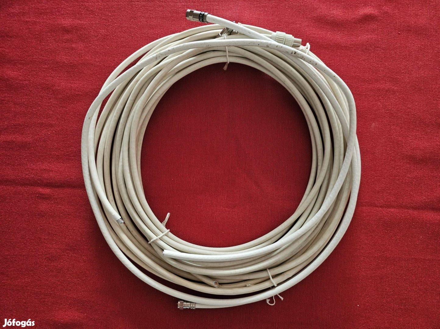 Koax kábelek ömlesztve, különböző hosszúságban és végekkel