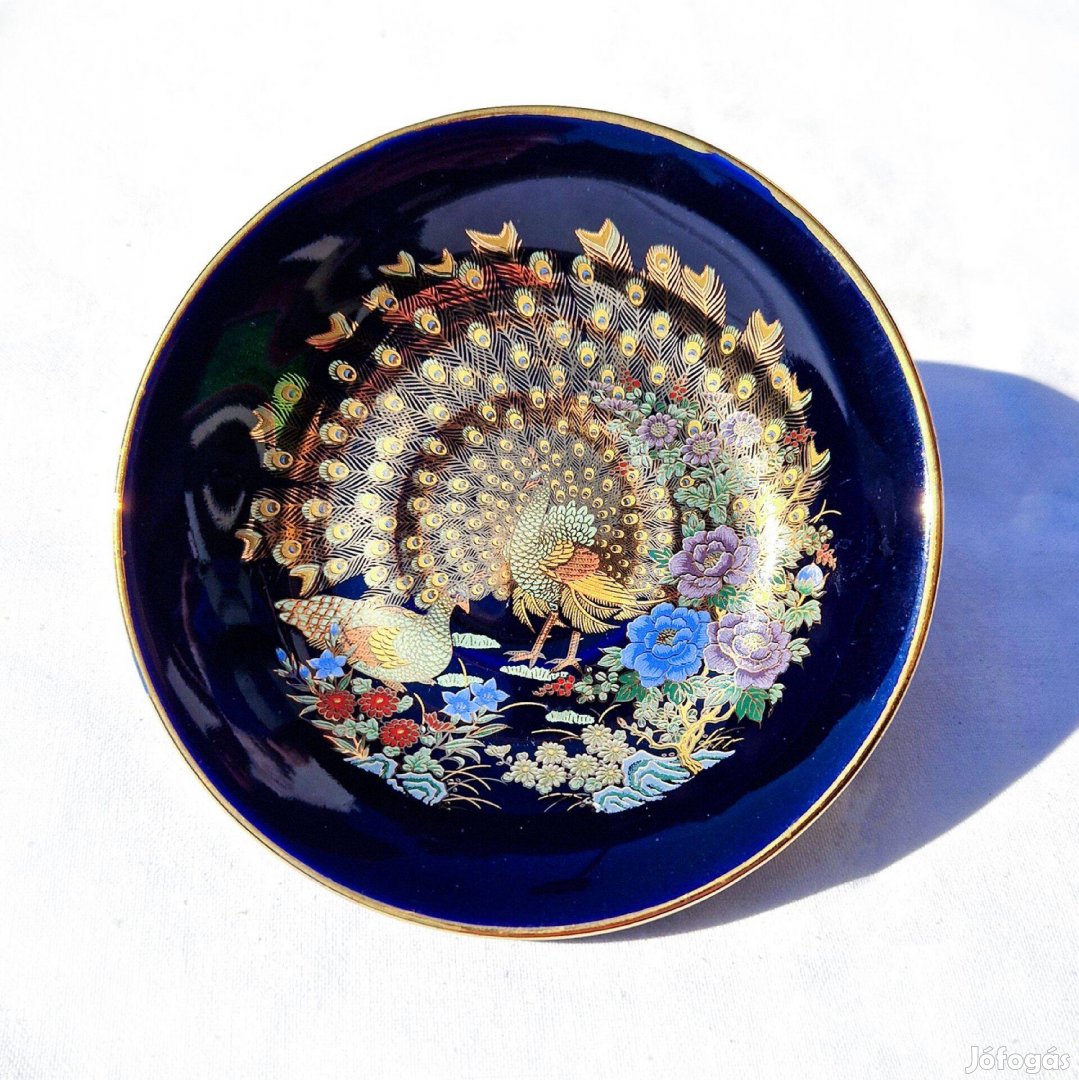 Kobaltkék, pávadíszes porcelán tányér, Sogalux Japan