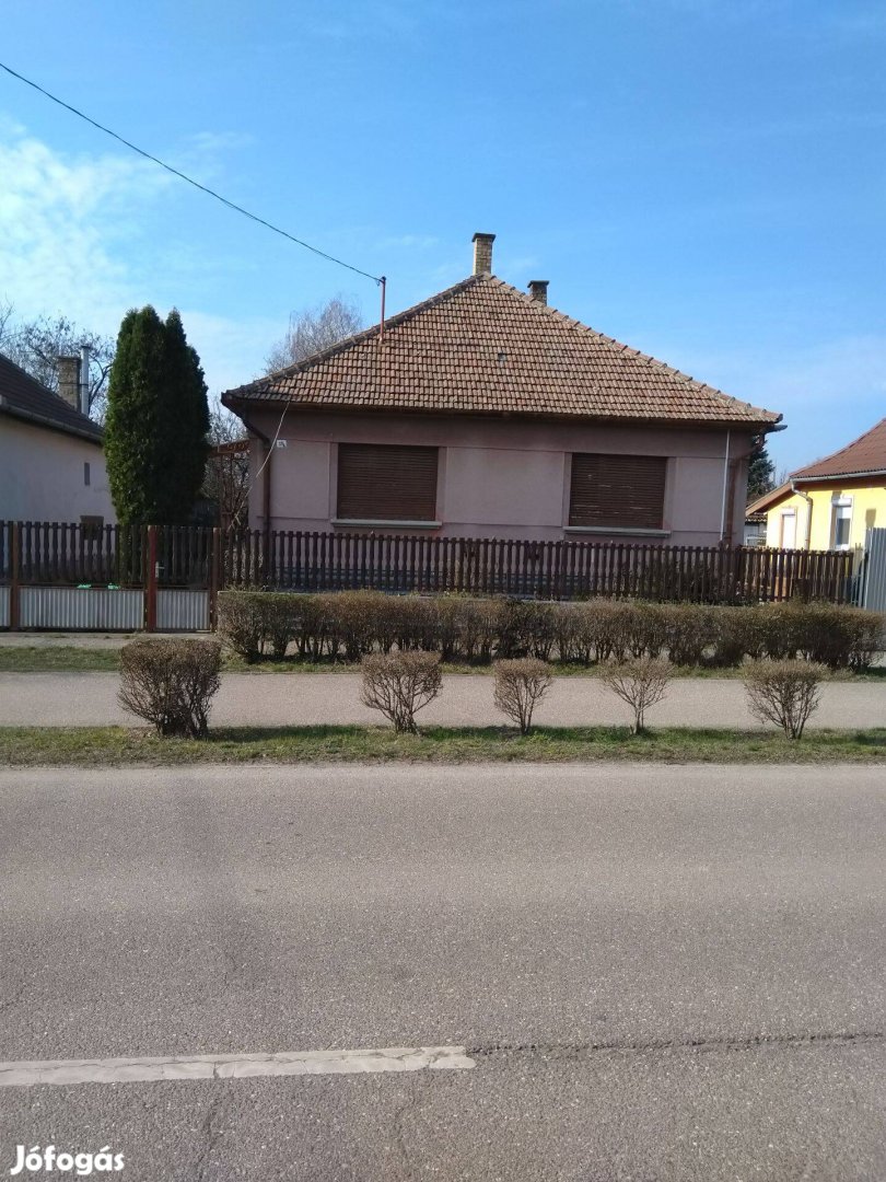 Kockaház eladó Jászberény