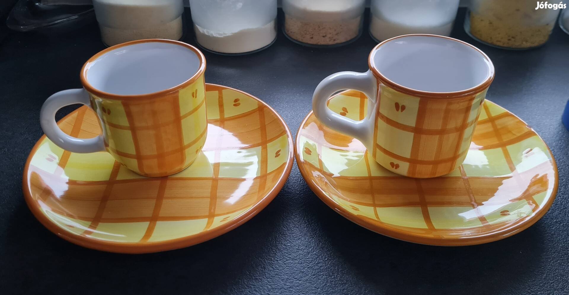 Kockás porcelán 2 személyes bögre-tányér étkészlet (apró hibákkal)