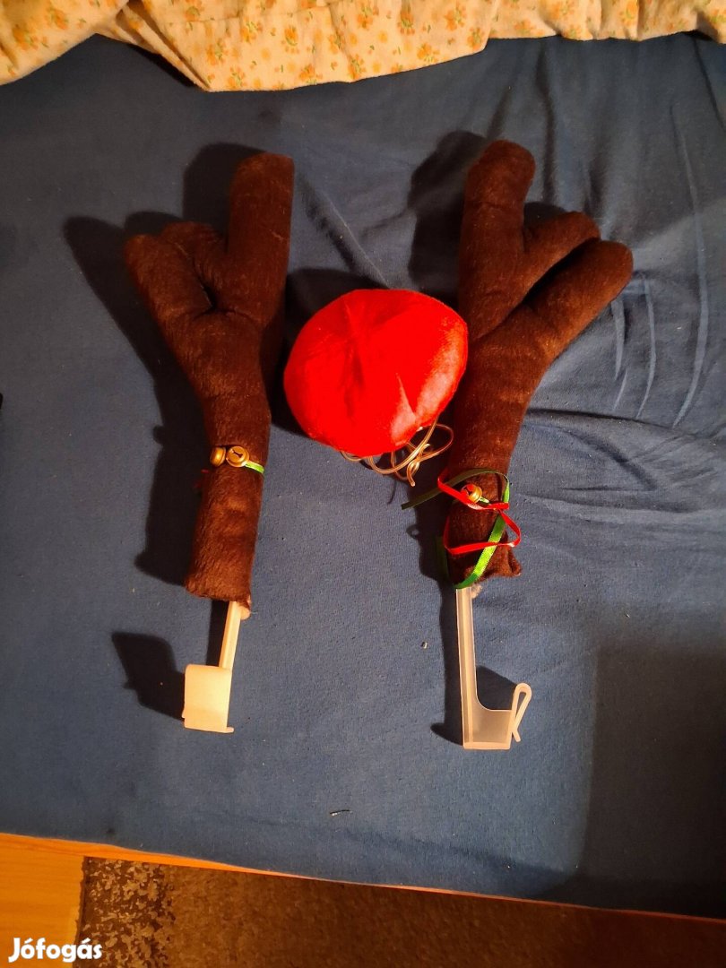 Kocsira tehető szarvasdísz