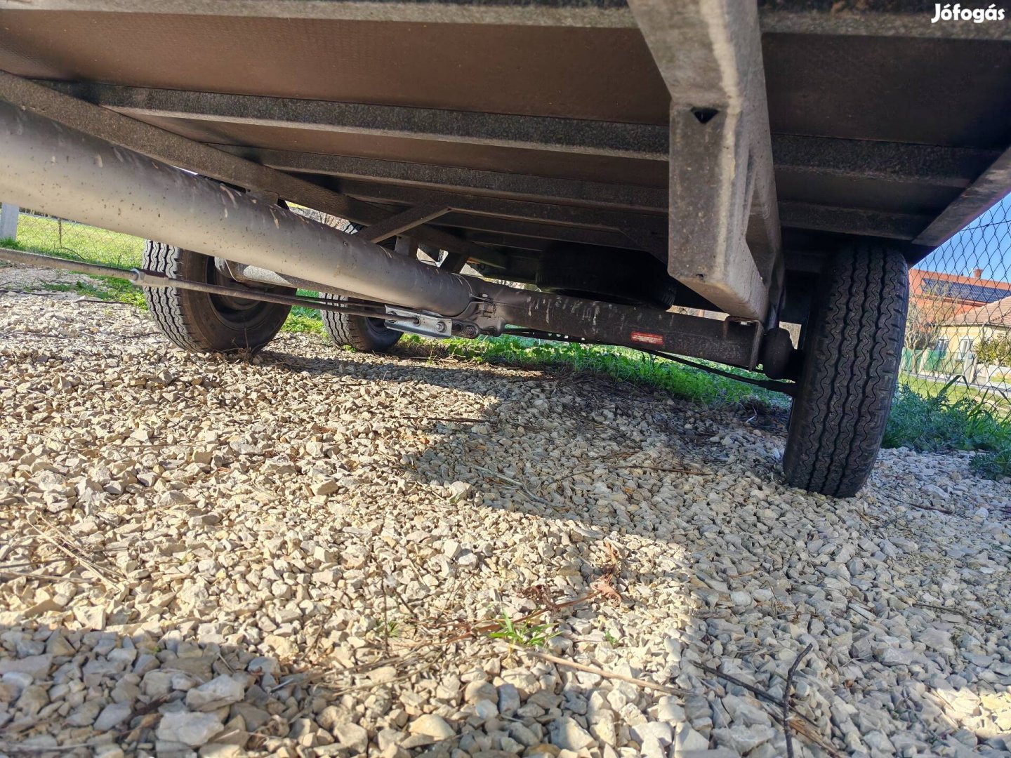 Kofferes utánfutó 2t 