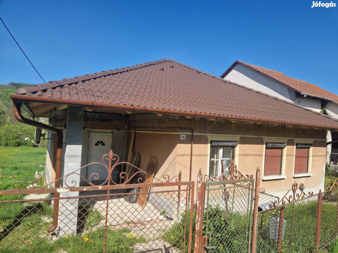 Kőház új tetővel!