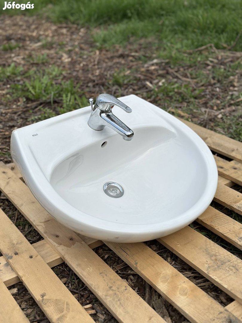 Kolo 60 cm-es mosdókagyló csapteleppel és tartozékokkal