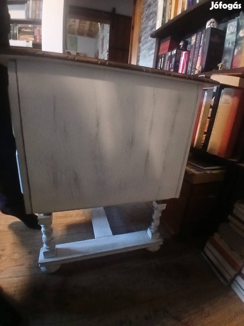 Kolóniál fehér íróasztal