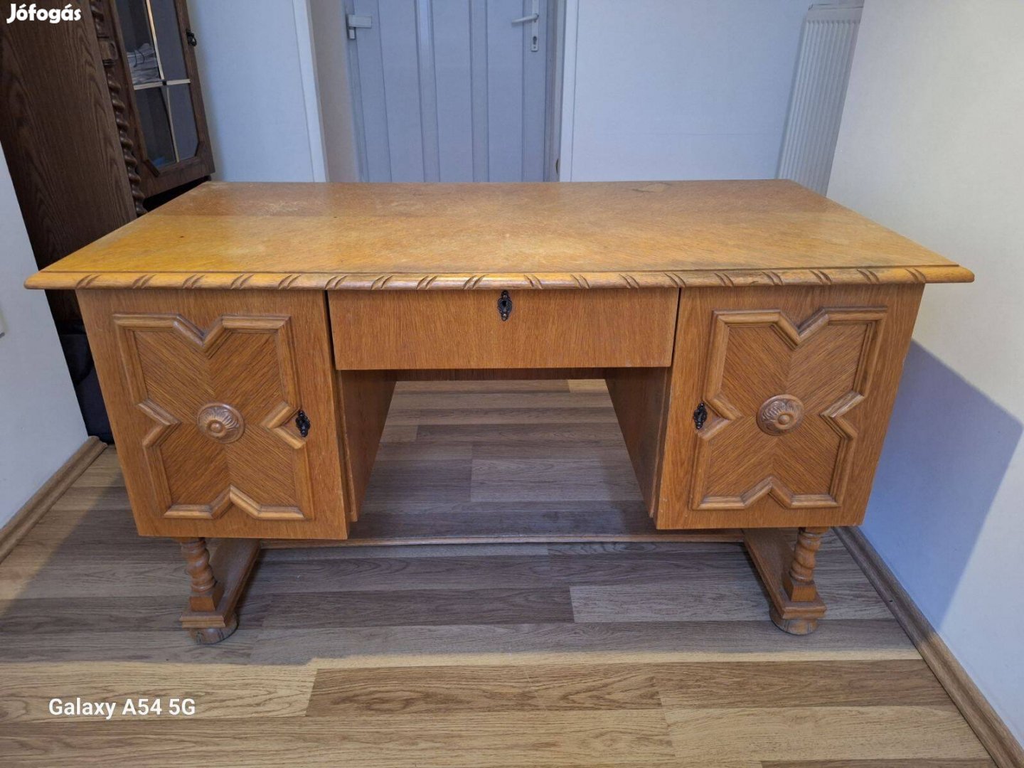 Koloniál íróasztal eladó