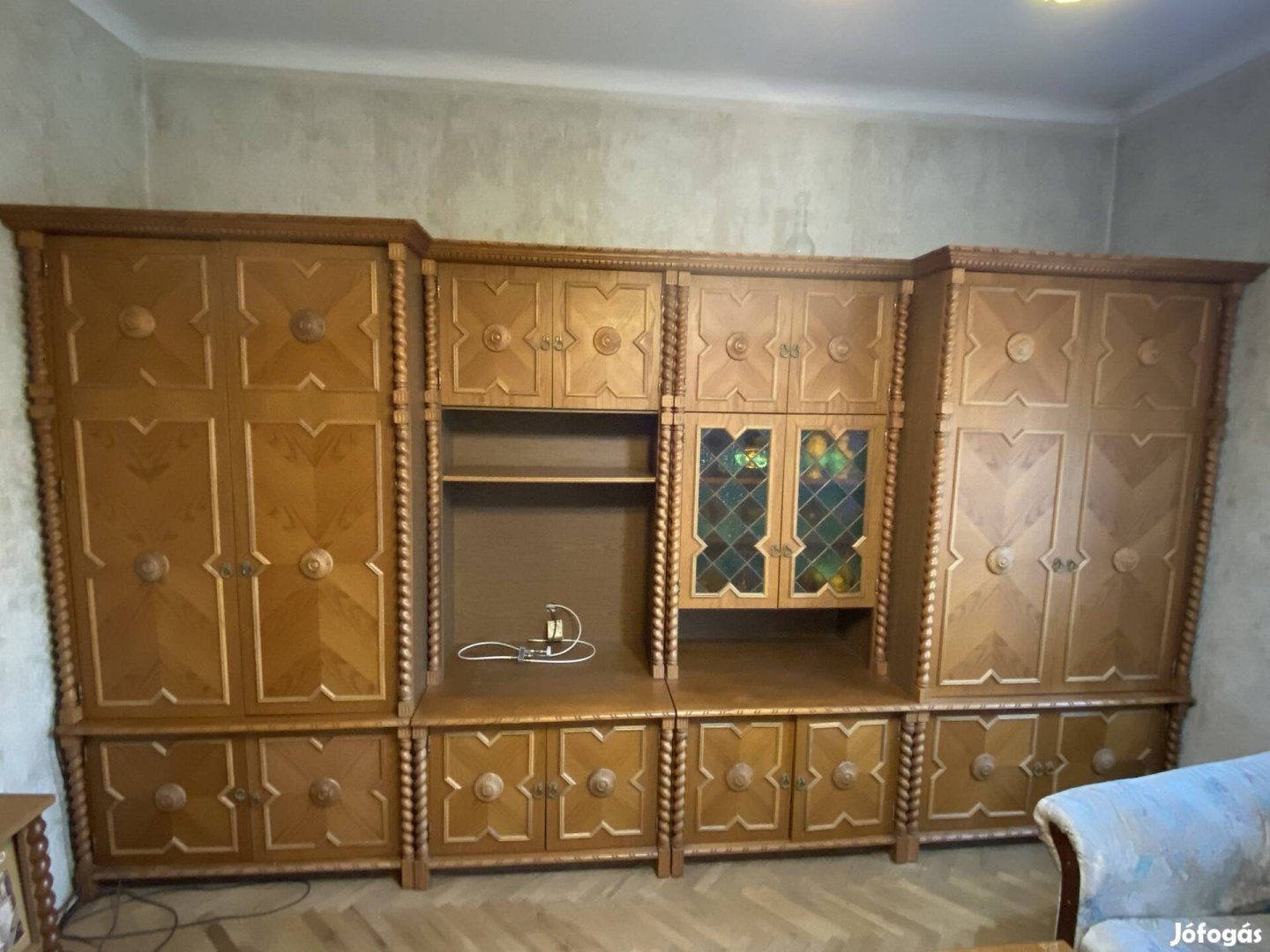 Kolóniál nappali szekrénysor